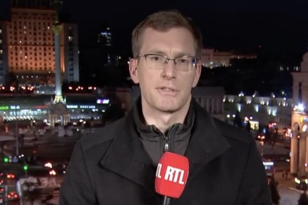 En 6 langues, le journaliste Philip Crowter couvre la guerre en Ukraine