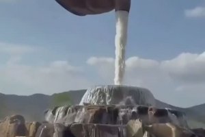 Une fontaine en forme de théière (Chine)
